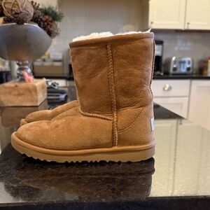 UGG Tan Kids Boots - Size 1, XLNT Ccondtion